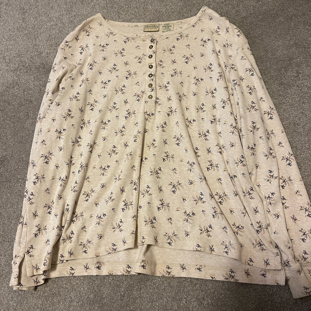 Little flower design Long sleeve shirt with buttons on the front pjs shirt